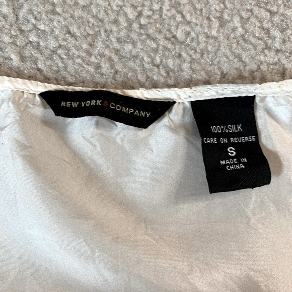 New York & Company Silk Cream Floral Boho  Tank Top Women Size Small - Picture 5 of 5